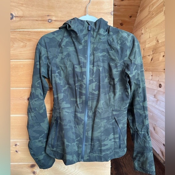 NWOT Lululemon The Rain Is Calling Jacket II Incognito Camo Multi Gator Green‌ - Picture 7 of 9